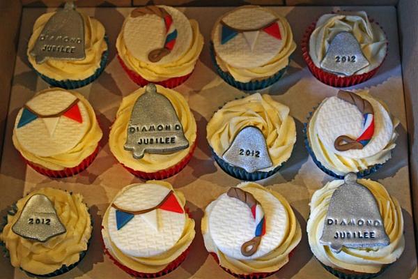 11.Jubilee cakes made by Kimberley Tombs.jpg